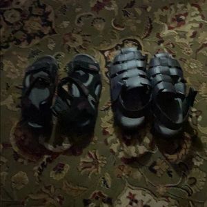 2 pairs of men’s sandals.